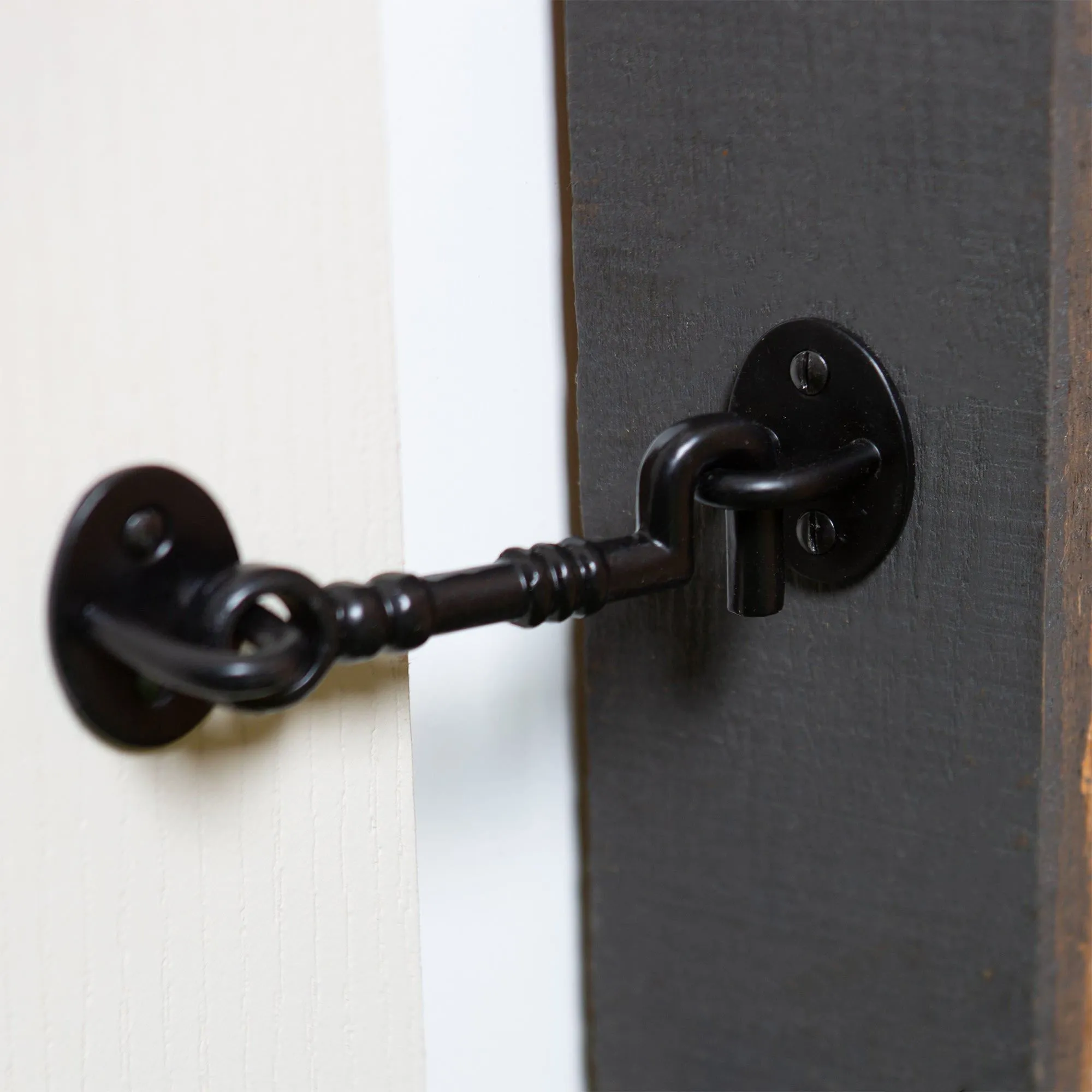 125mm Black Ornate Cabin Hook and Eye - By Hammer & Tongs
