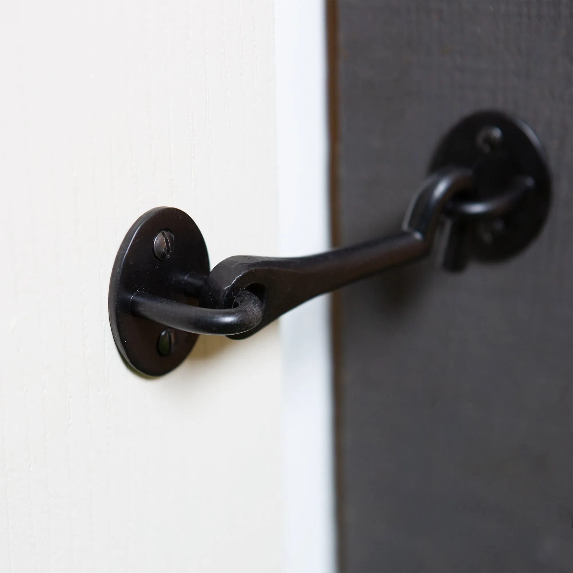125mm Black Rustic Cabin Hook and Eye - By Hammer & Tongs
