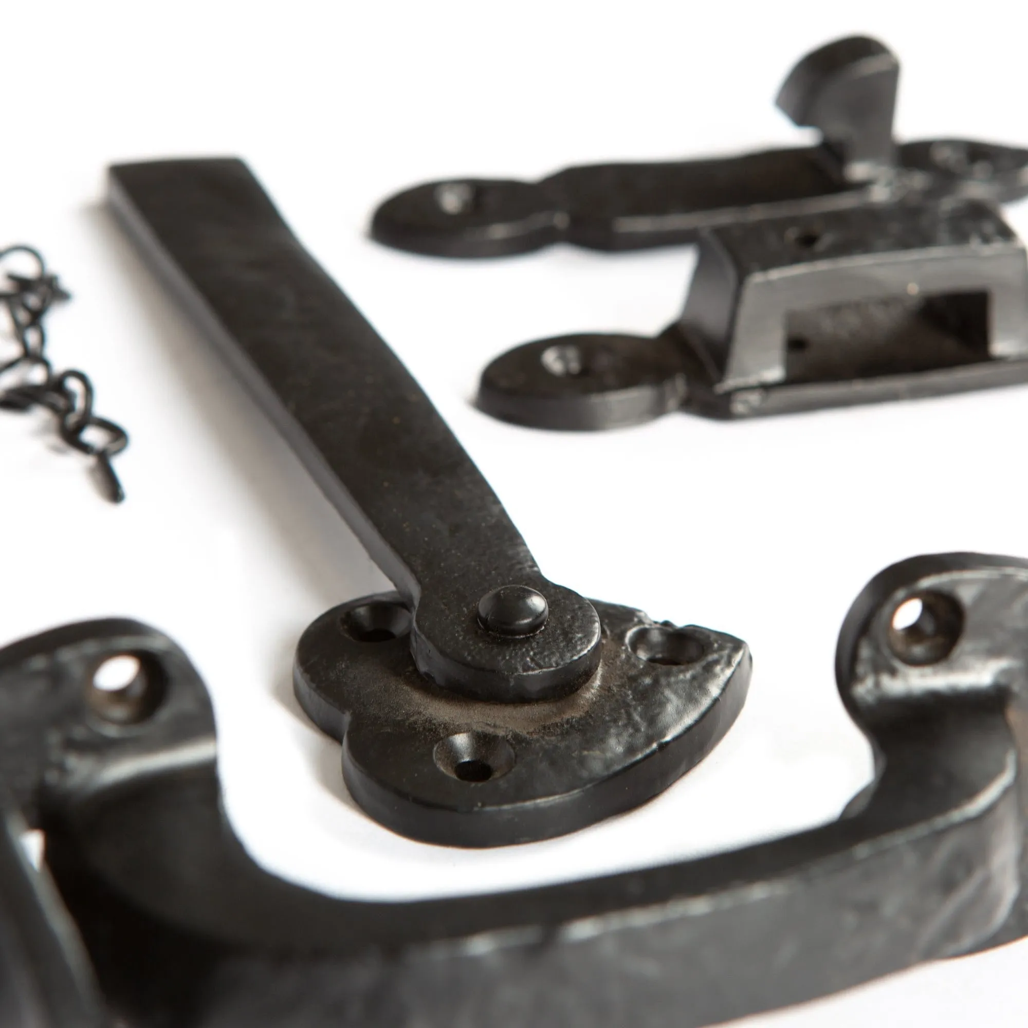 155mm Black Arrowhead Suffolk Latch - By Hammer & Tongs