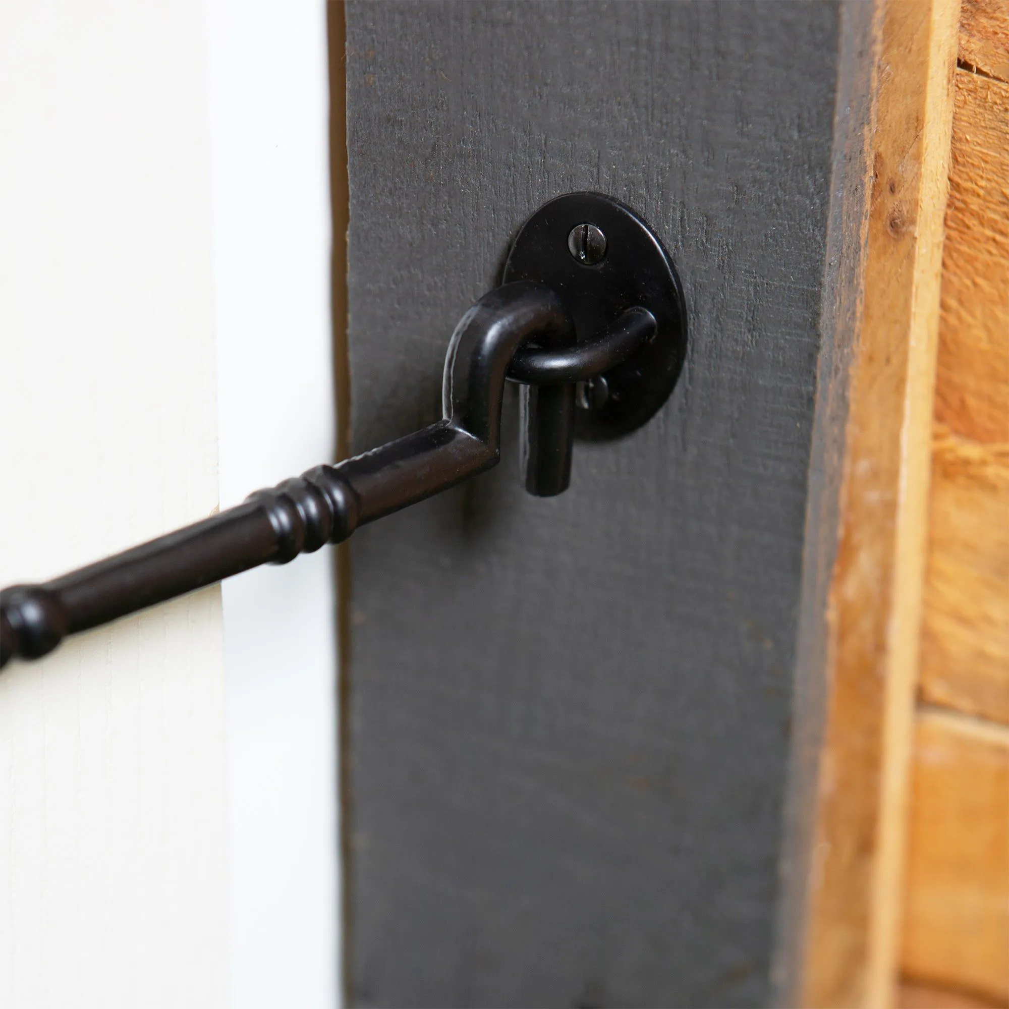 165mm Black Ornate Cabin Hook and Eye - By Hammer & Tongs