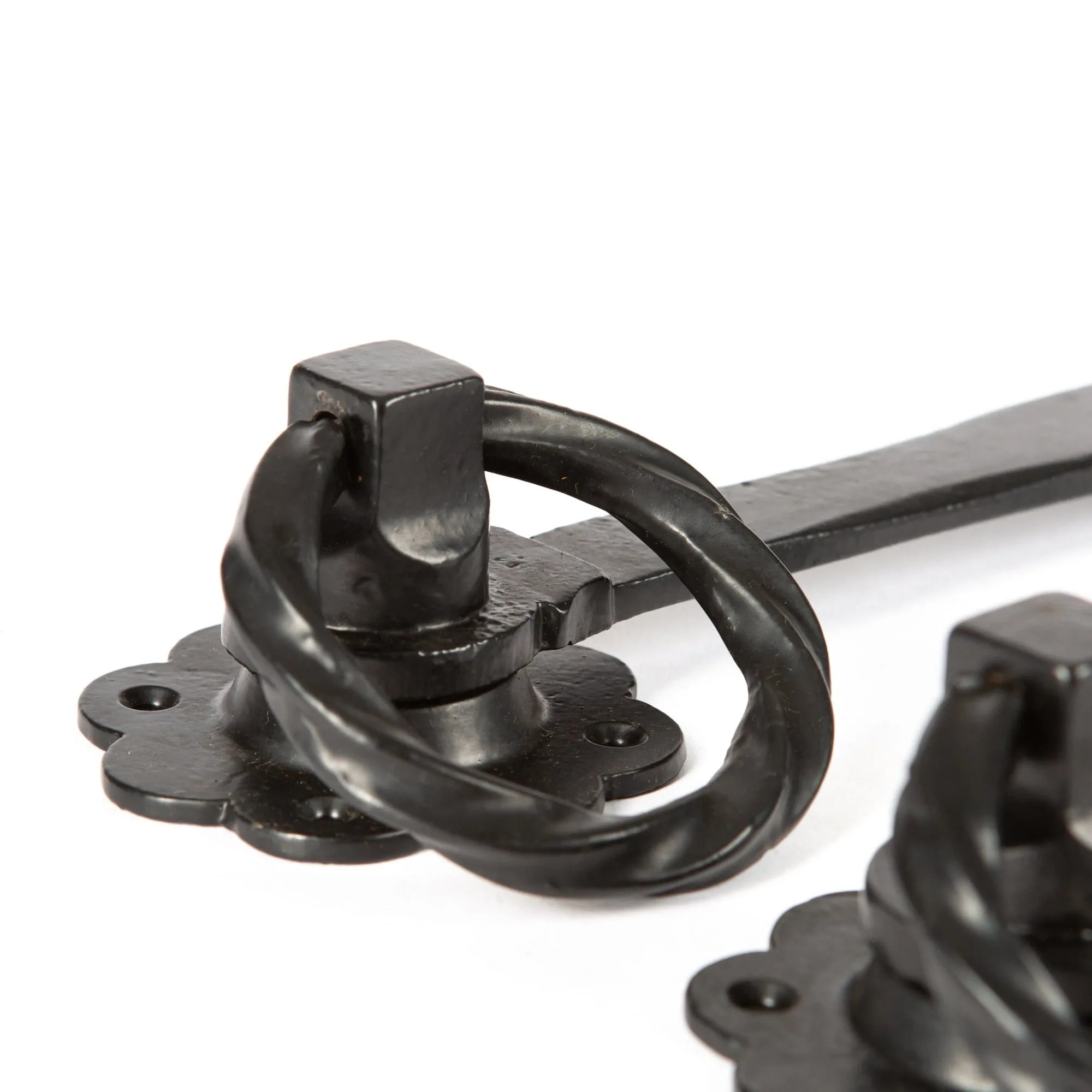 195mm Black Rose Ring Gate Latch - By Hammer & Tongs