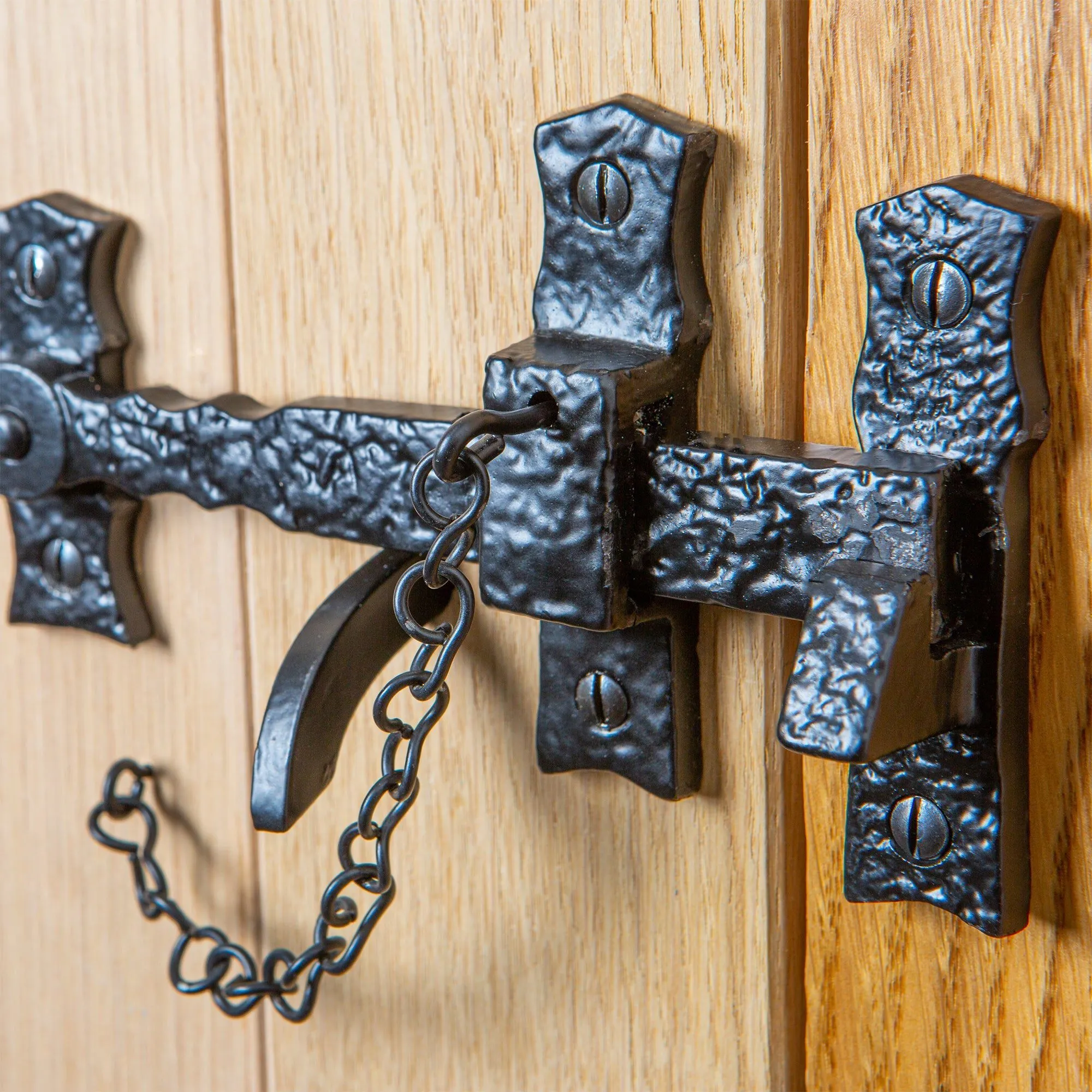195mm Black Rustic Suffolk Latch - By Hammer & Tongs