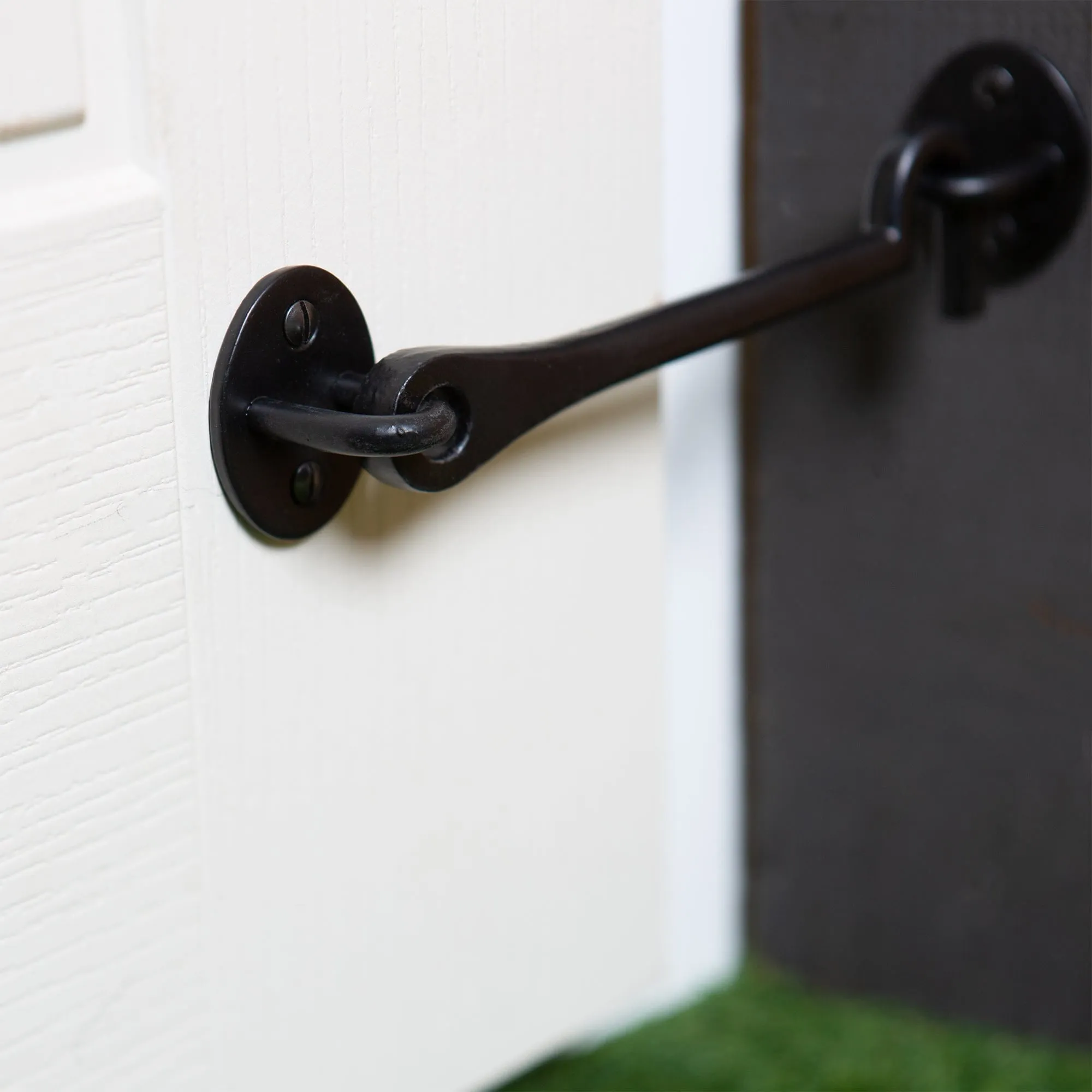 225mm Black Rustic Cabin Hook and Eye - By Hammer & Tongs