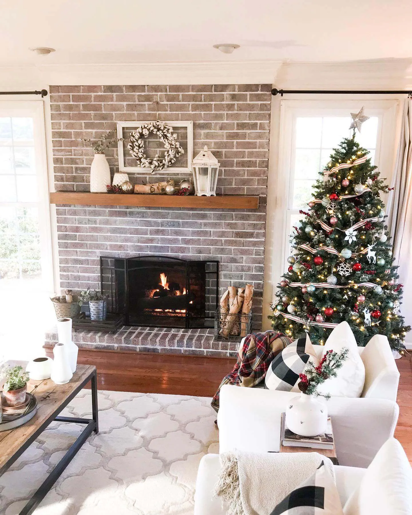 9' Hancock Spruce Artificial Christmas Tree 750 Warm White LED Lights