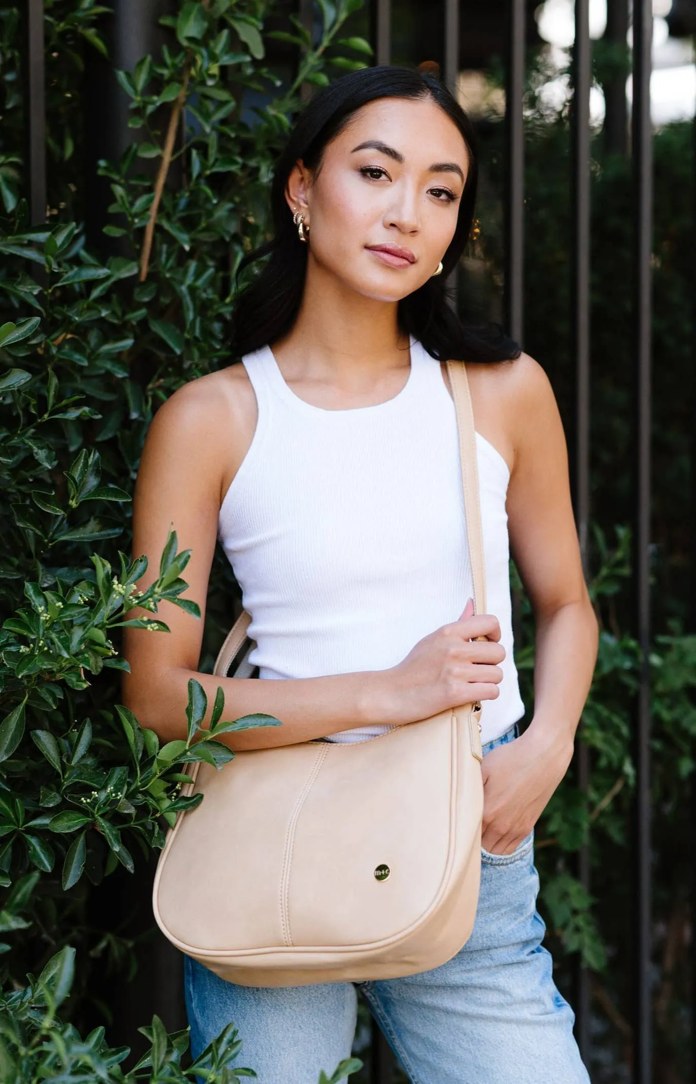 Marissa Crossbody Saddle Bag: Sugar Cookie