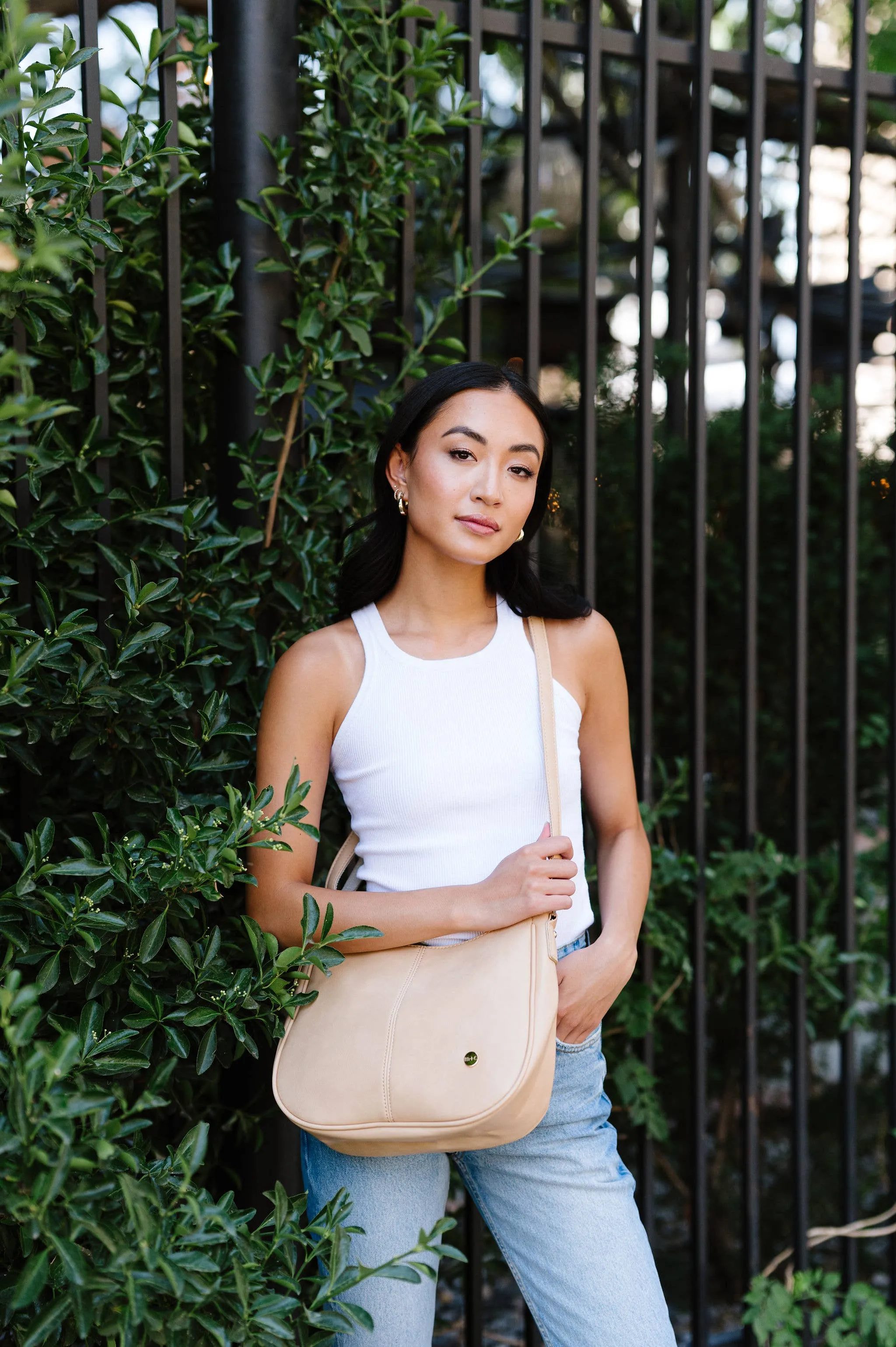 Marissa Crossbody Saddle Bag: Sugar Cookie