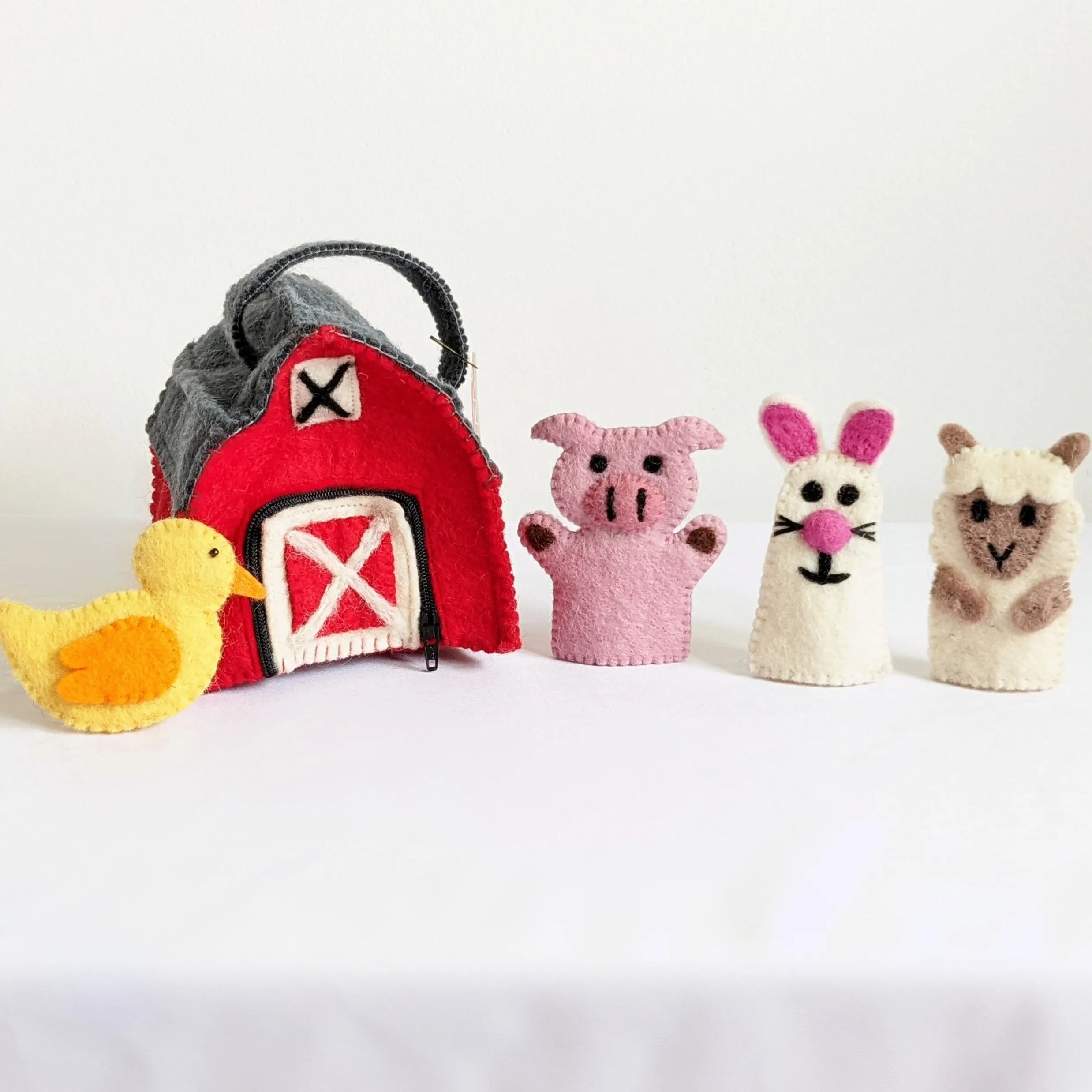 Tara Treasures Felt Barn Bag Pretend & Imaginative Play Farm Animal Toys